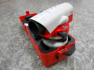 Nivelační přístroj Leica NA720 + platná kalibrace