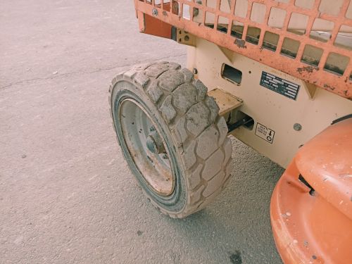 Elektrická nůžková plošina JLG 4069 LE