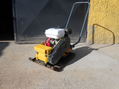 Vibrační deska BOMAG M18.P (VD57)