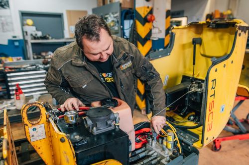 Kerouš půjčovna - servis ježkových válců