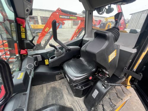 Smykový nakladač JCB 155