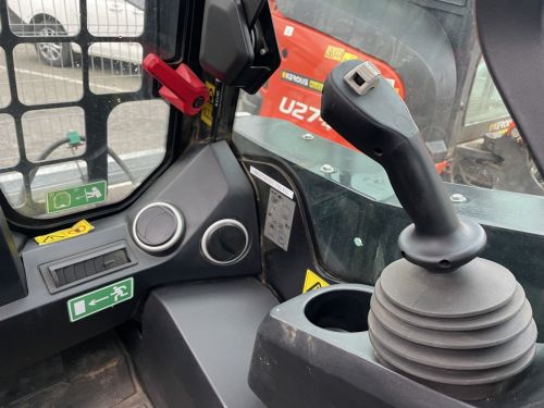 Smykový nakladač JCB 155