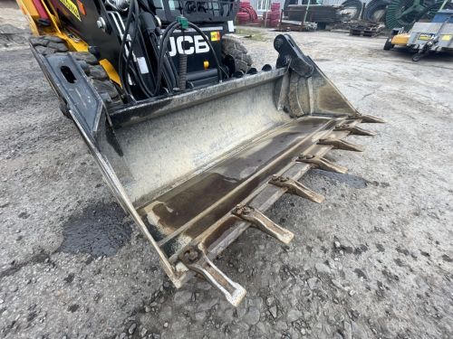 Smykový nakladač JCB 155