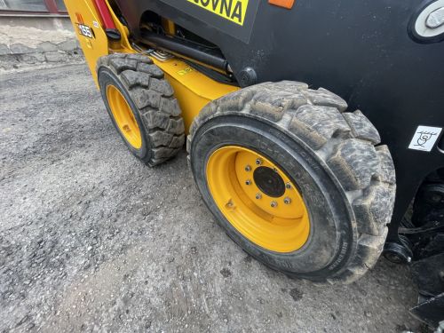 Smykový nakladač JCB 155